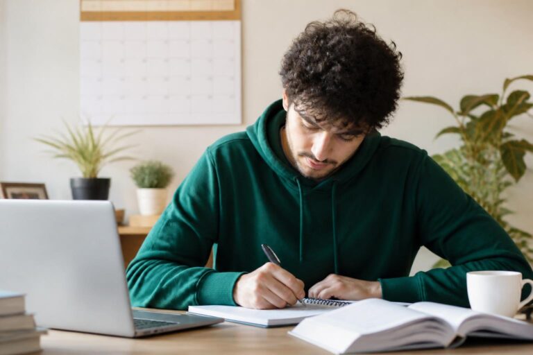 découvrez des méthodes efficaces pour arrêter de procrastiner et améliorer votre productivité en tant qu'étudiant. apprenez à gérer votre temps et rester motivé.